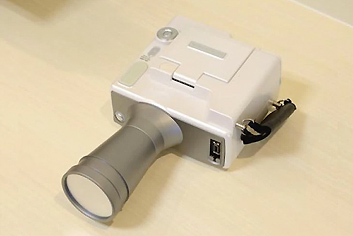 携帯型のＸ線撮影機は往診にも役立つ優れものです